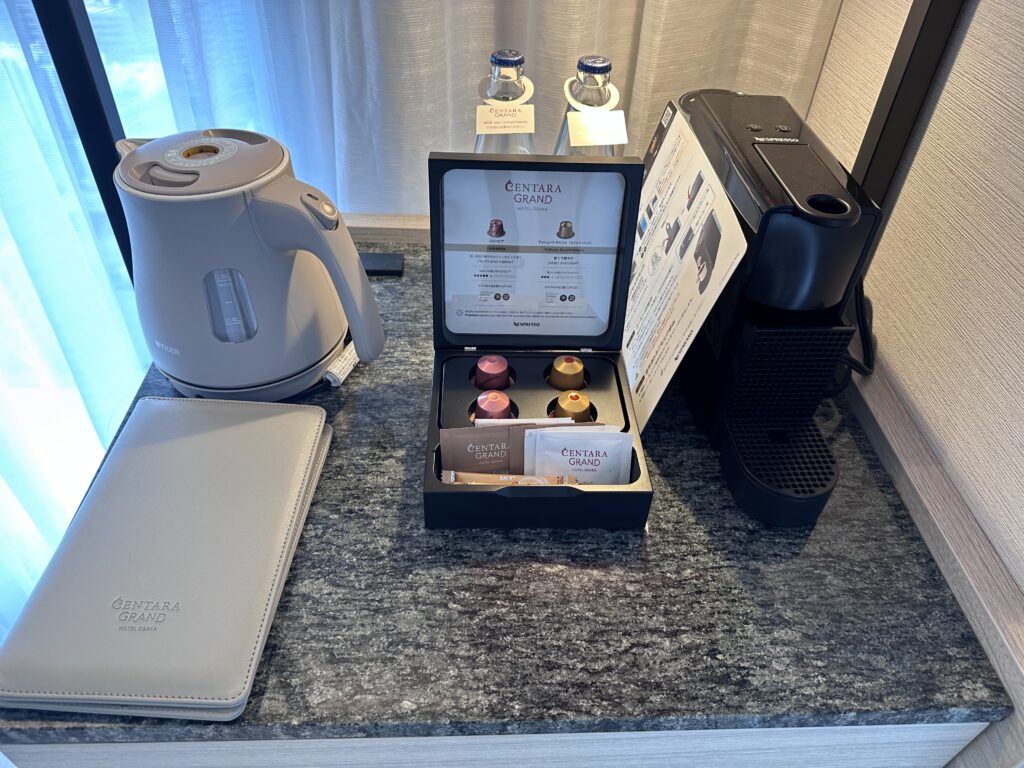 センタラグランドホテル大阪　宿泊記　客室　ネスカフェコーヒー　湯沸かしポット